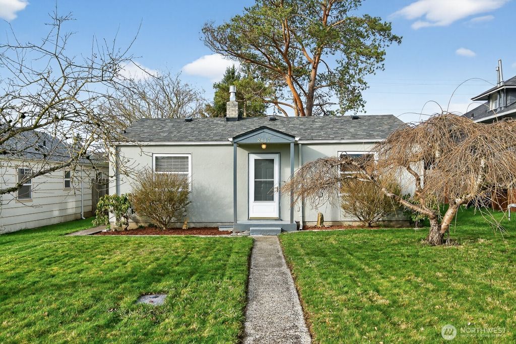 2417 Orleans St, Bellingham, WA 98228