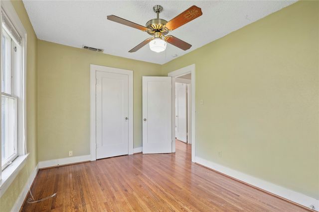 2625 S University Drive, Fort Worth, TX 76109