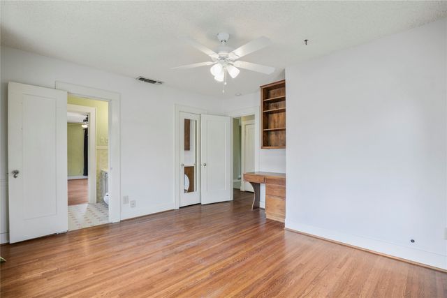 2625 S University Drive, Fort Worth, TX 76109