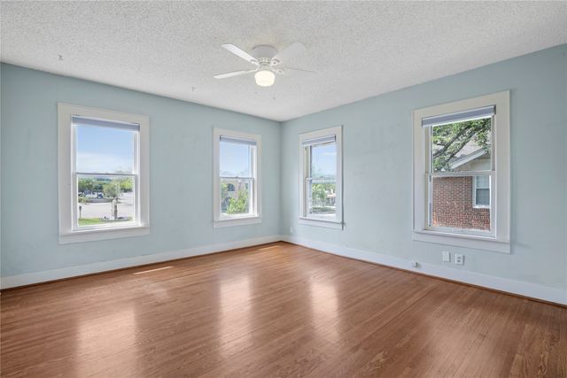 2625 S University Drive, Fort Worth, TX 76109