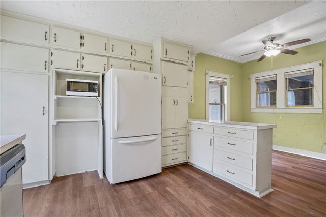 2625 S University Drive, Fort Worth, TX 76109