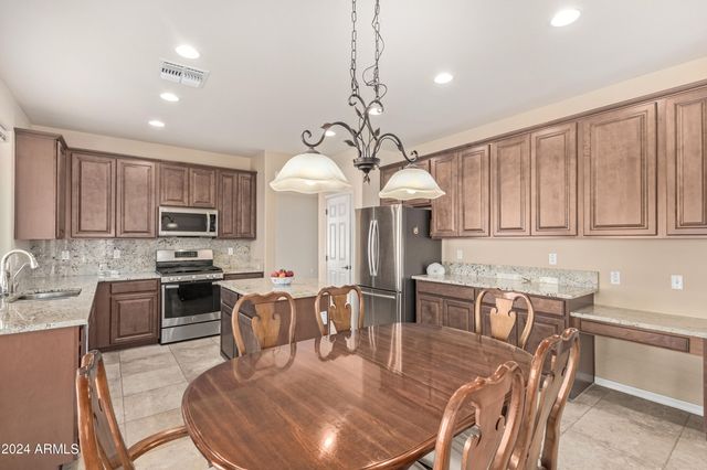 1870 E INDIGO Drive, Chandler, AZ 85286