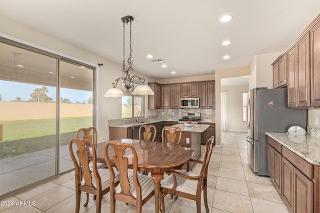 1870 E INDIGO Drive, Chandler, AZ 85286