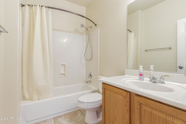 1870 E INDIGO Drive, Chandler, AZ 85286