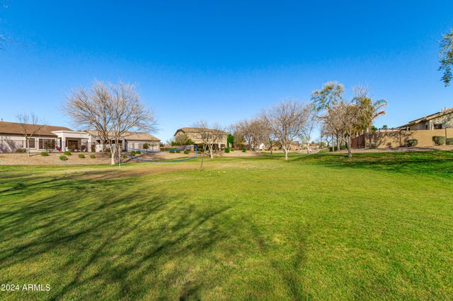 1870 E INDIGO Drive, Chandler, AZ 85286