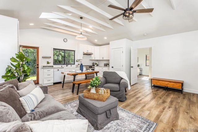 2335 Ivy Rd, Oceanside, CA 92054