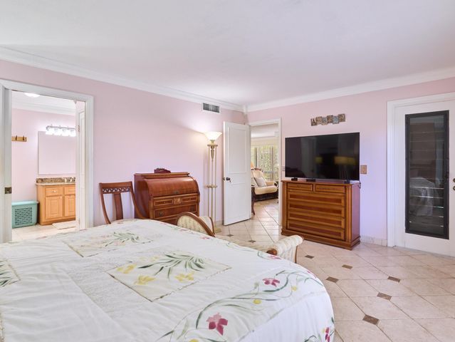 563 Brackenwood Place, Palm Beach Gardens, FL 33418
