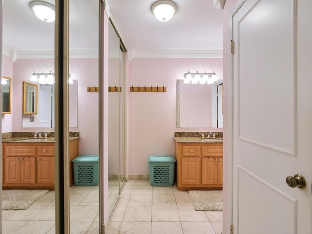 563 Brackenwood Place, Palm Beach Gardens, FL 33418