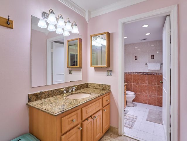 563 Brackenwood Place, Palm Beach Gardens, FL 33418
