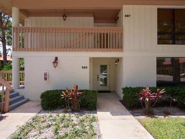 563 Brackenwood Place, Palm Beach Gardens, FL 33418