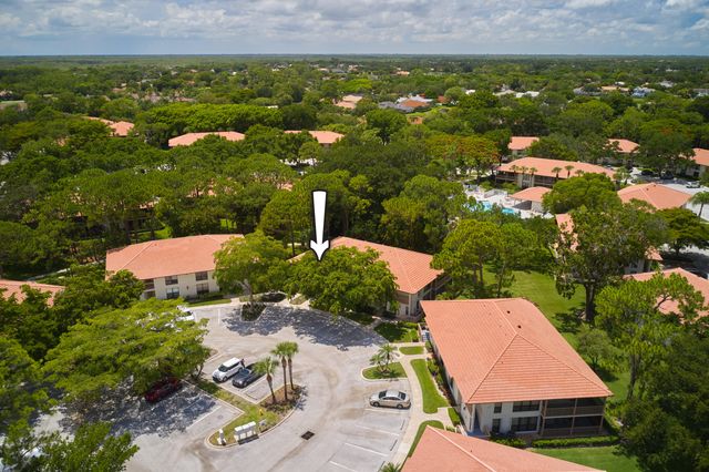 563 Brackenwood Place, Palm Beach Gardens, FL 33418