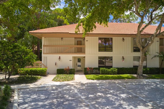563 Brackenwood Place, Palm Beach Gardens, FL 33418