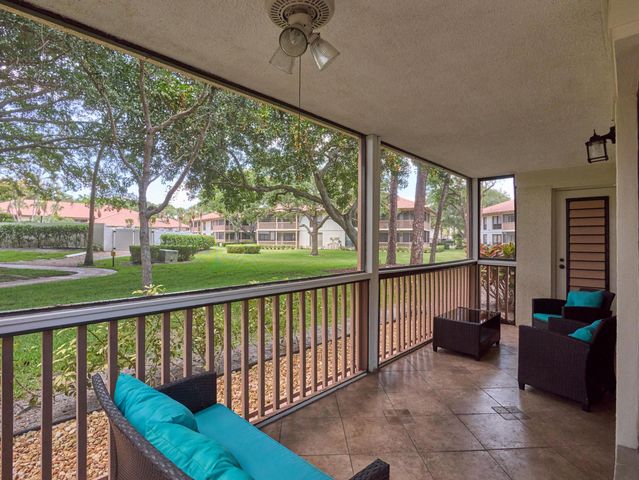 563 Brackenwood Place, Palm Beach Gardens, FL 33418