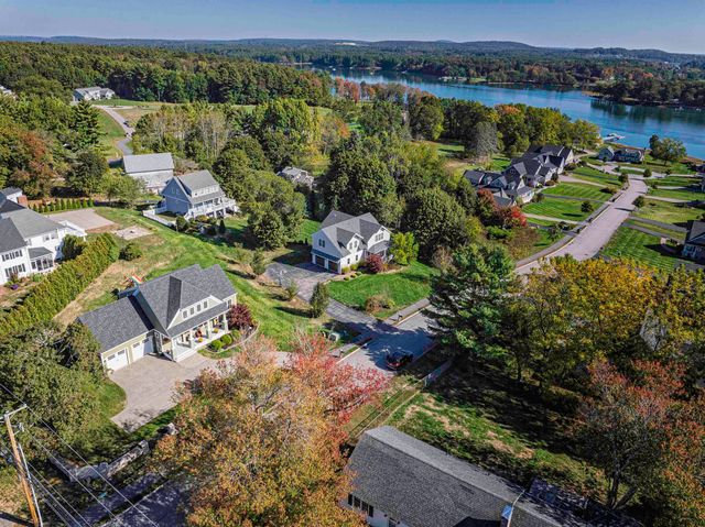 4 Shore Lane, Dover, NH 03820