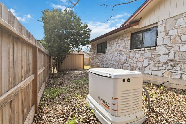 8314 Delphian Dr, Universal City, TX 78148