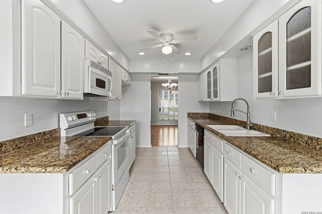 8314 Delphian Dr, Universal City, TX 78148