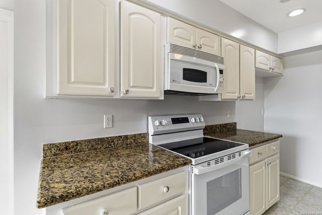 8314 Delphian Dr, Universal City, TX 78148