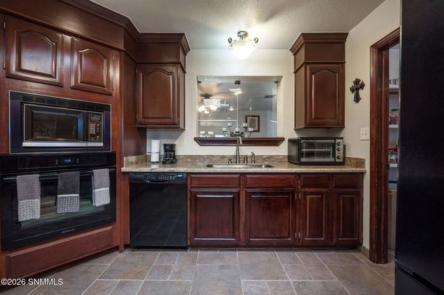 6125 N Jornada Road, Las Cruces, NM 88012