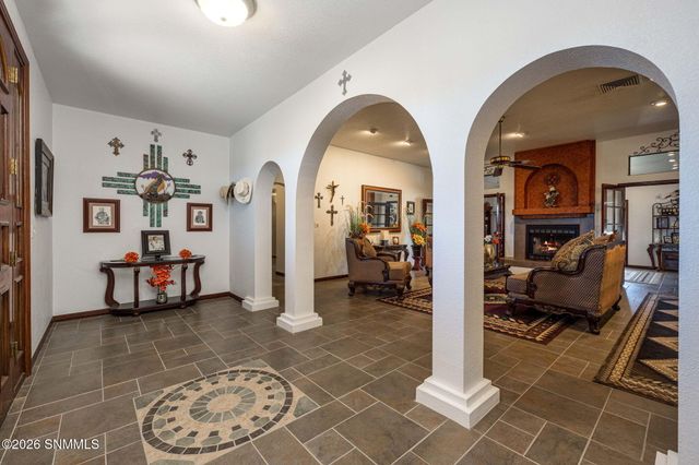 6125 N Jornada Road, Las Cruces, NM 88012