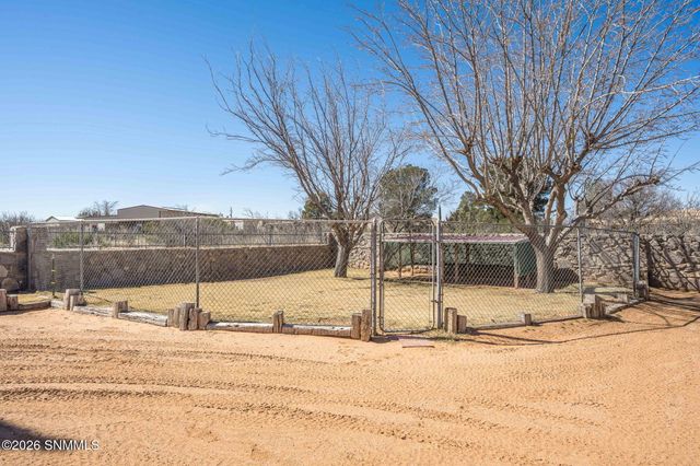 6125 N Jornada Road, Las Cruces, NM 88012