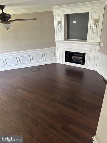 15 SWAN CT, Delran, NJ 08075