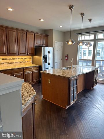 15 SWAN CT, Delran, NJ 08075