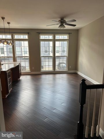 15 SWAN CT, Delran, NJ 08075