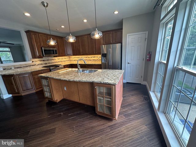 15 SWAN CT, Delran, NJ 08075