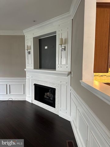 15 SWAN CT, Delran, NJ 08075