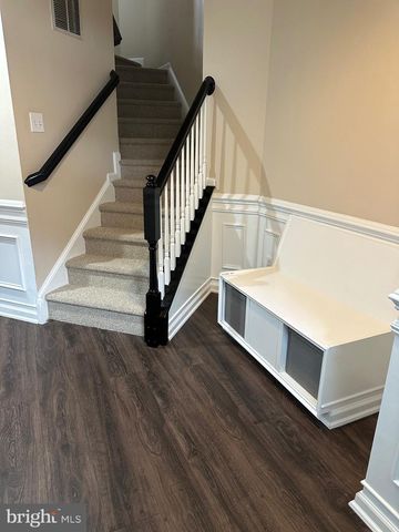 15 SWAN CT, Delran, NJ 08075