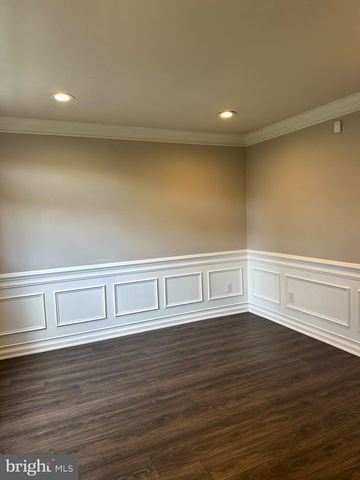 15 SWAN CT, Delran, NJ 08075