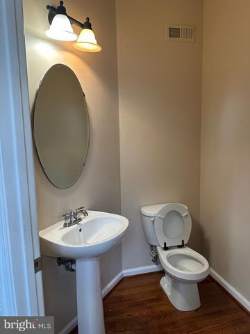 15 SWAN CT, Delran, NJ 08075