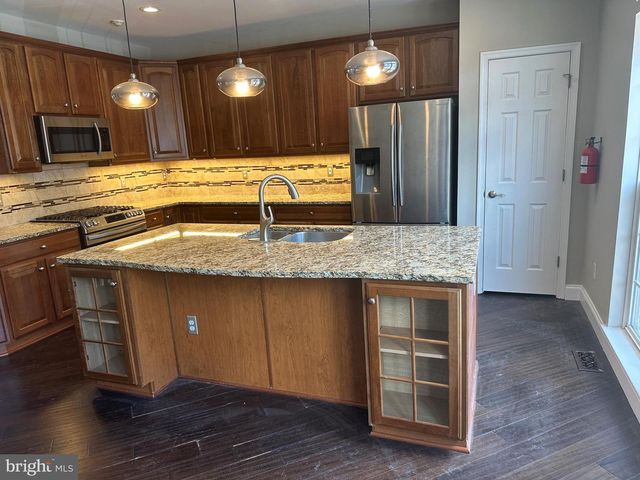 15 SWAN CT, Delran, NJ 08075