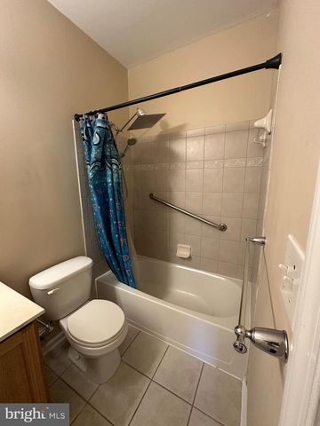 15 SWAN CT, Delran, NJ 08075