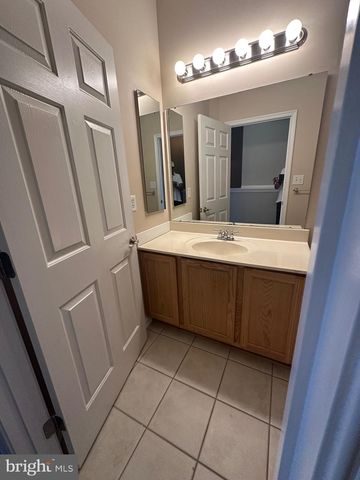 15 SWAN CT, Delran, NJ 08075