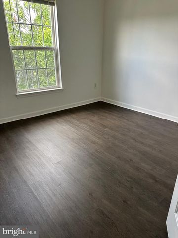 15 SWAN CT, Delran, NJ 08075