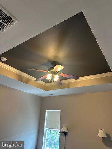 15 SWAN CT, Delran, NJ 08075