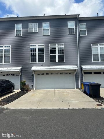 15 SWAN CT, Delran, NJ 08075