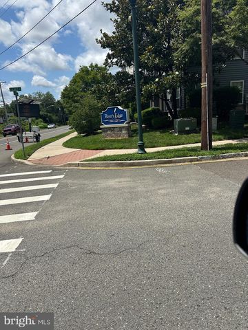 15 SWAN CT, Delran, NJ 08075