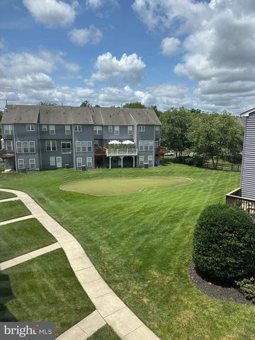 15 SWAN CT, Delran, NJ 08075