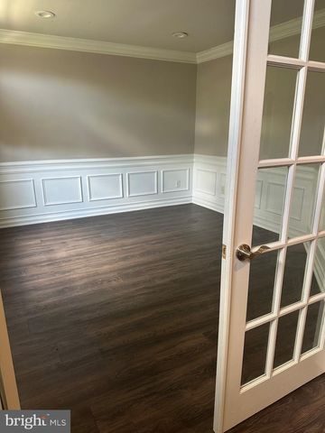 15 SWAN CT, Delran, NJ 08075