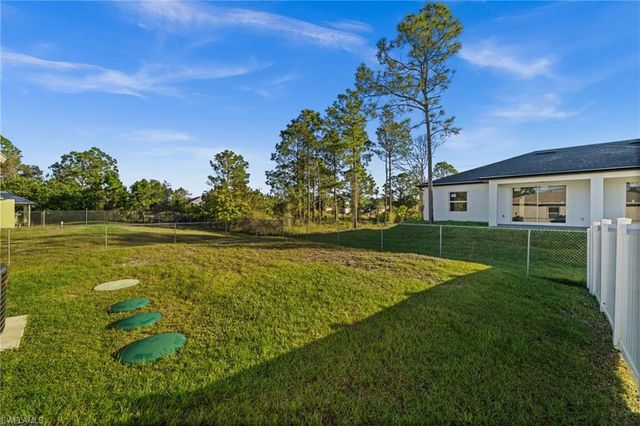 915-917 Graystone AVE, Lehigh Acres, FL 33974