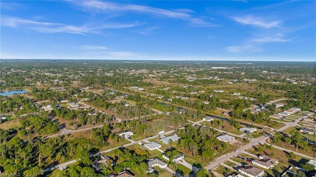 915-917 Graystone AVE, Lehigh Acres, FL 33974