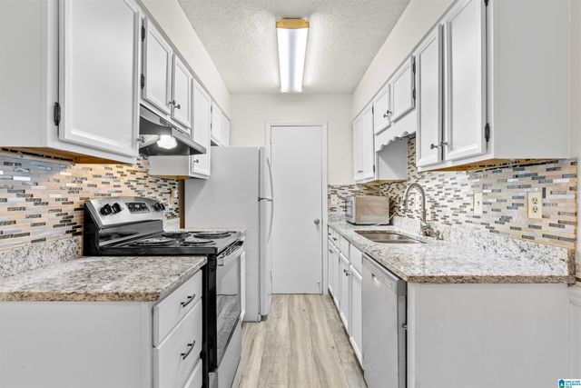 504 Patton Chapel Way Unit 504, Hoover, AL 35226