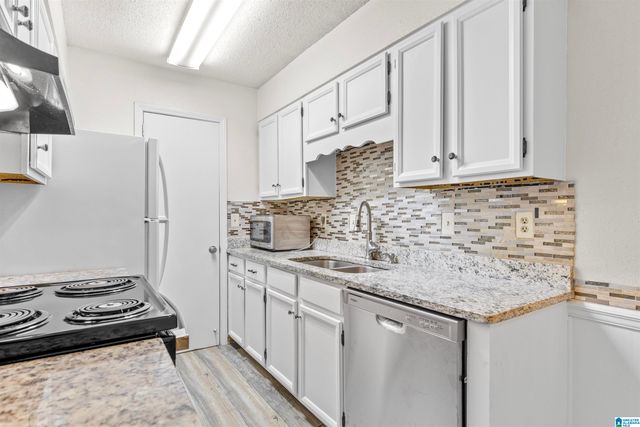 504 Patton Chapel Way Unit 504, Hoover, AL 35226