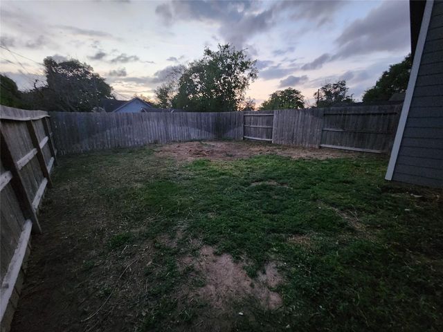 422 3rd Street, Rosenberg, TX 77471