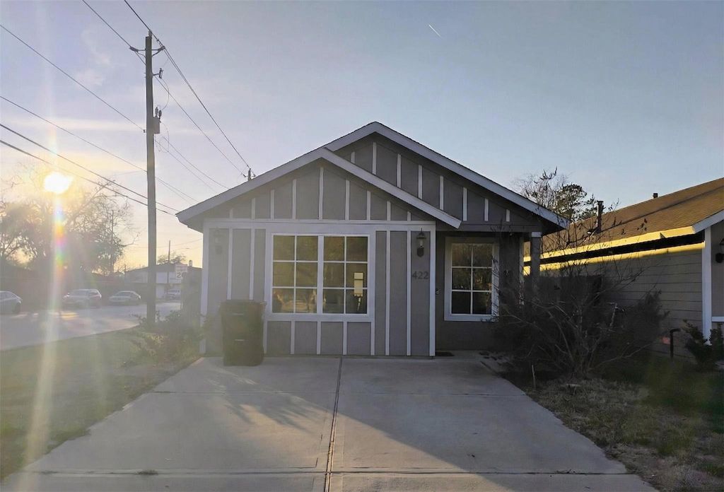 422 3rd Street, Rosenberg, TX 77471