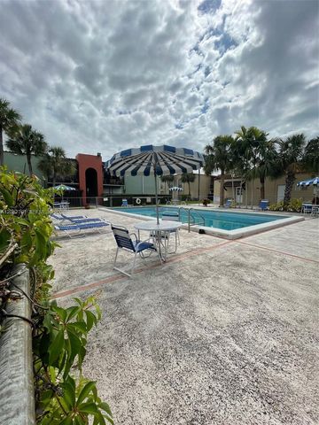 10832 SW 88th Street U13, Miami, FL 33176