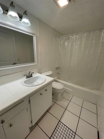 10832 SW 88th Street U13, Miami, FL 33176