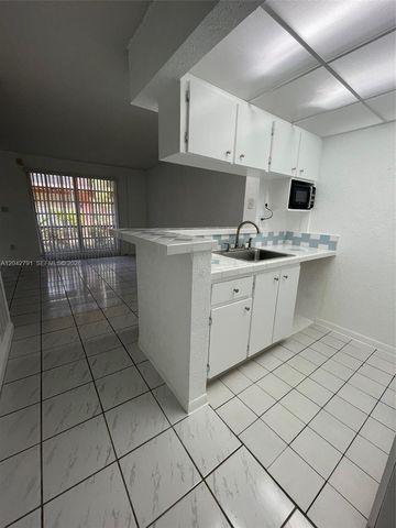 10832 SW 88th Street U13, Miami, FL 33176